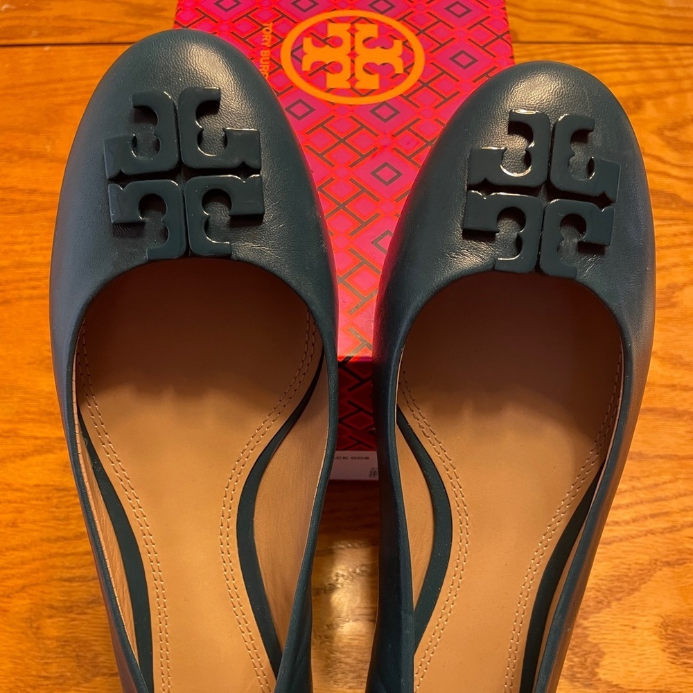 Tory Burch Women’s Ballet Flat. New